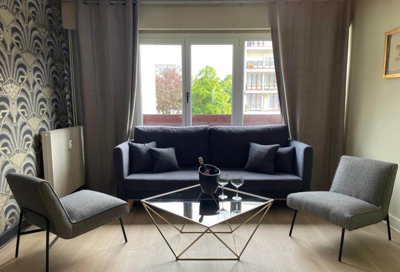 Appartement De Charme Au Pied De La Basilique Saint Remi 랭스 외부 사진